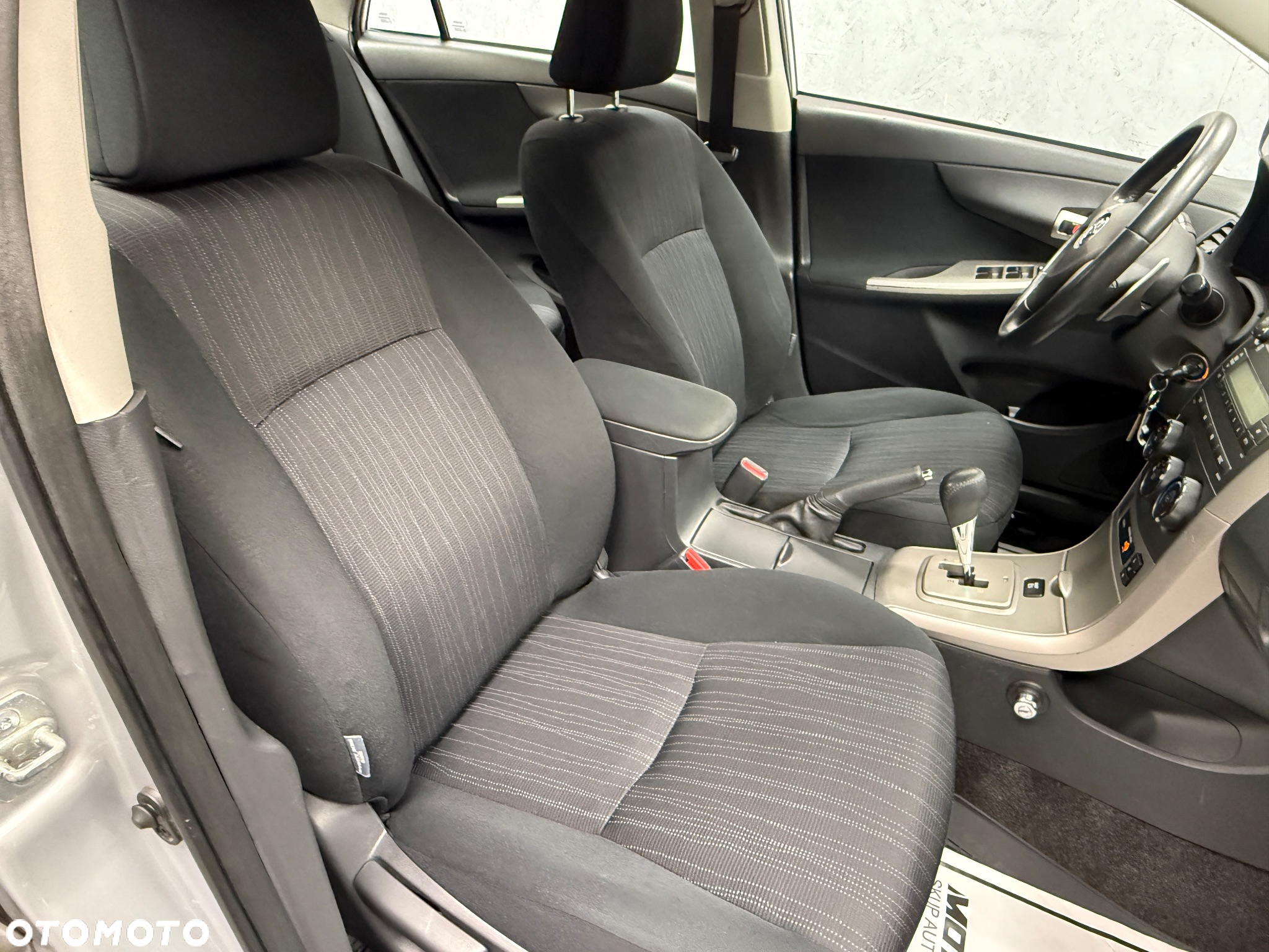 Toyota Corolla - 10