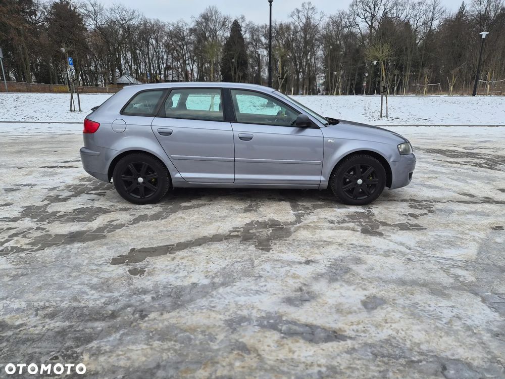 Audi A3 Sportback 1.6 FSI Ambition - 4