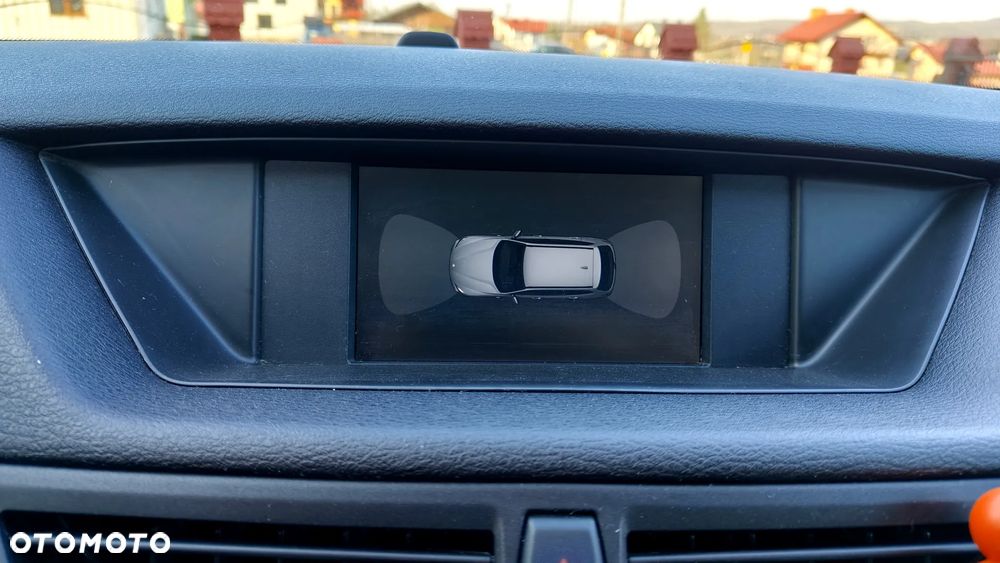 BMW X1 sDrive18d xLine - 23