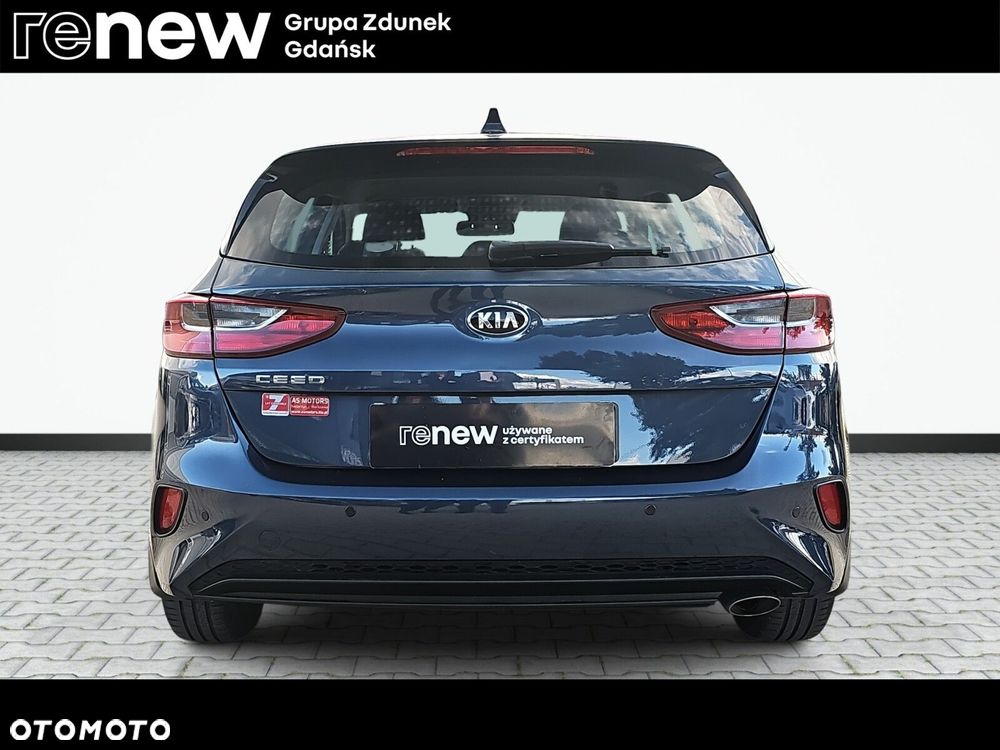 Kia Ceed - 10