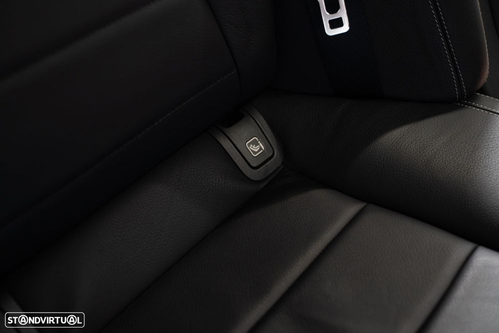 Mercedes-Benz E 300 de 4Matic T 9G-TRONIC - 16