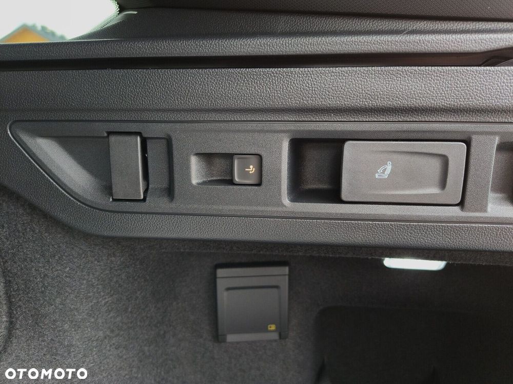 Volkswagen Passat Variant 2.0 TSI R-Line Plus DSG - 21