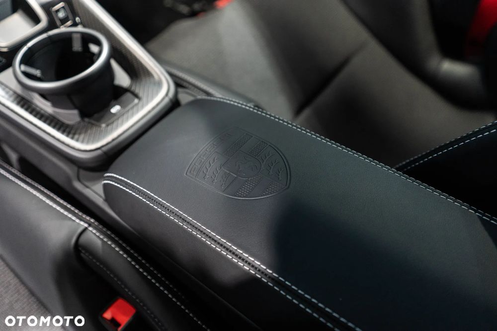 Porsche 911 GT3 Touring PDK - 29