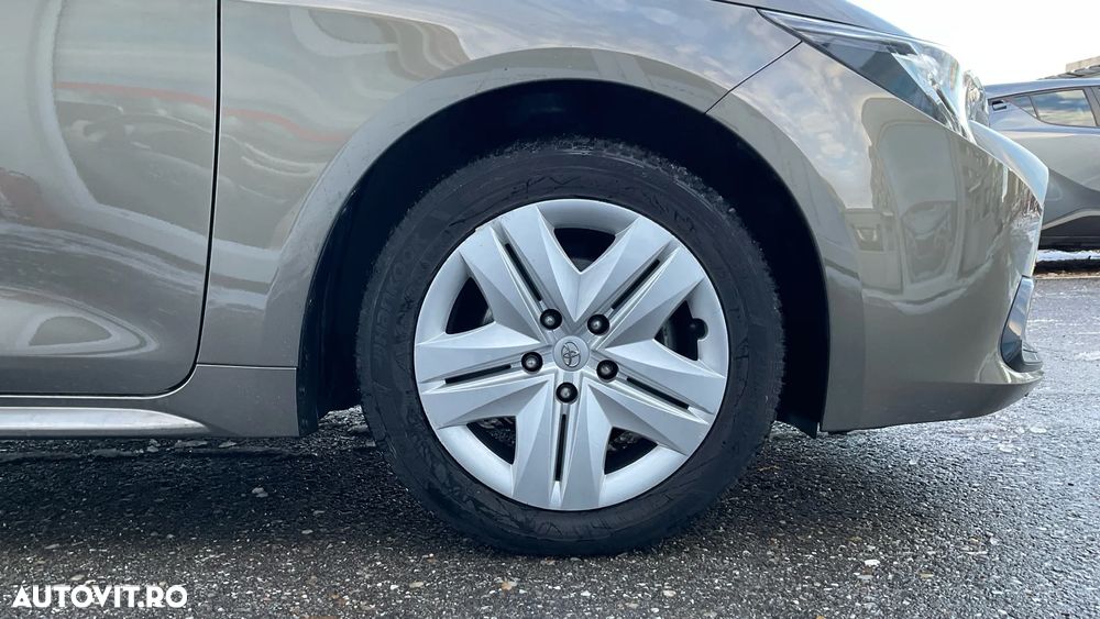 Toyota Corolla 1.8 Business Edition - 11