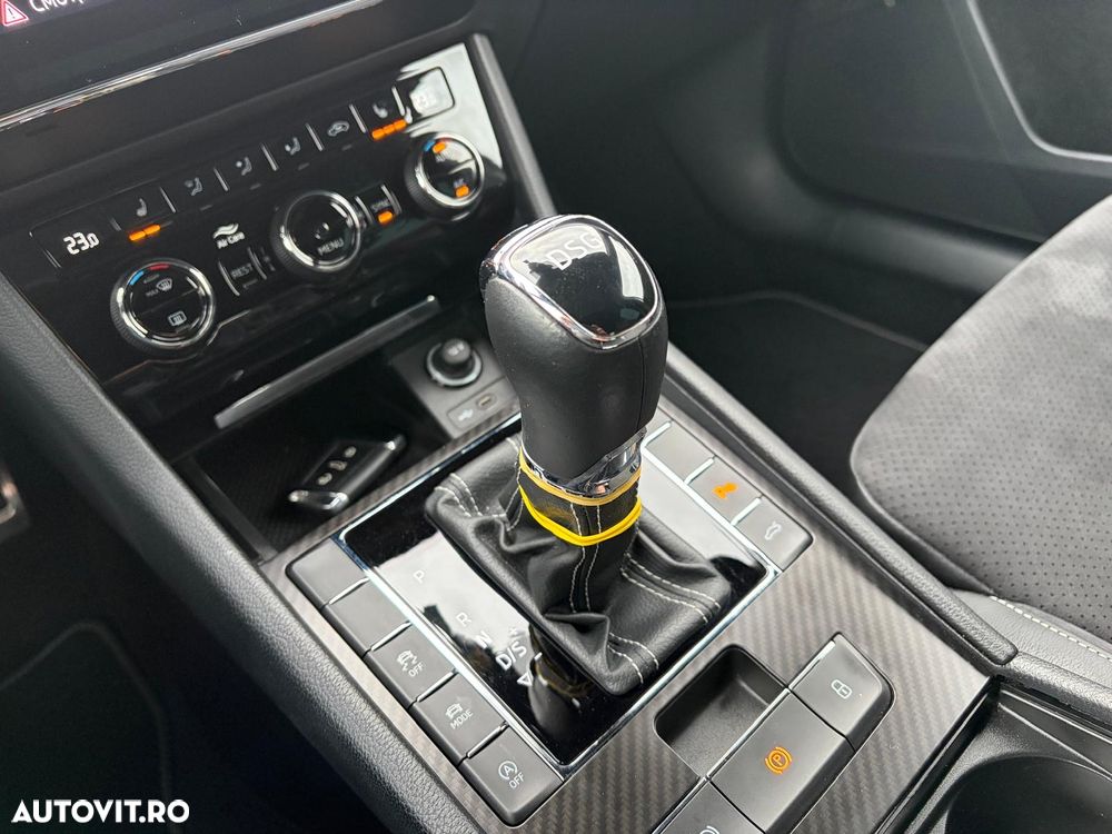 Skoda Superb 2.0 TDI DSG Sportline - 29