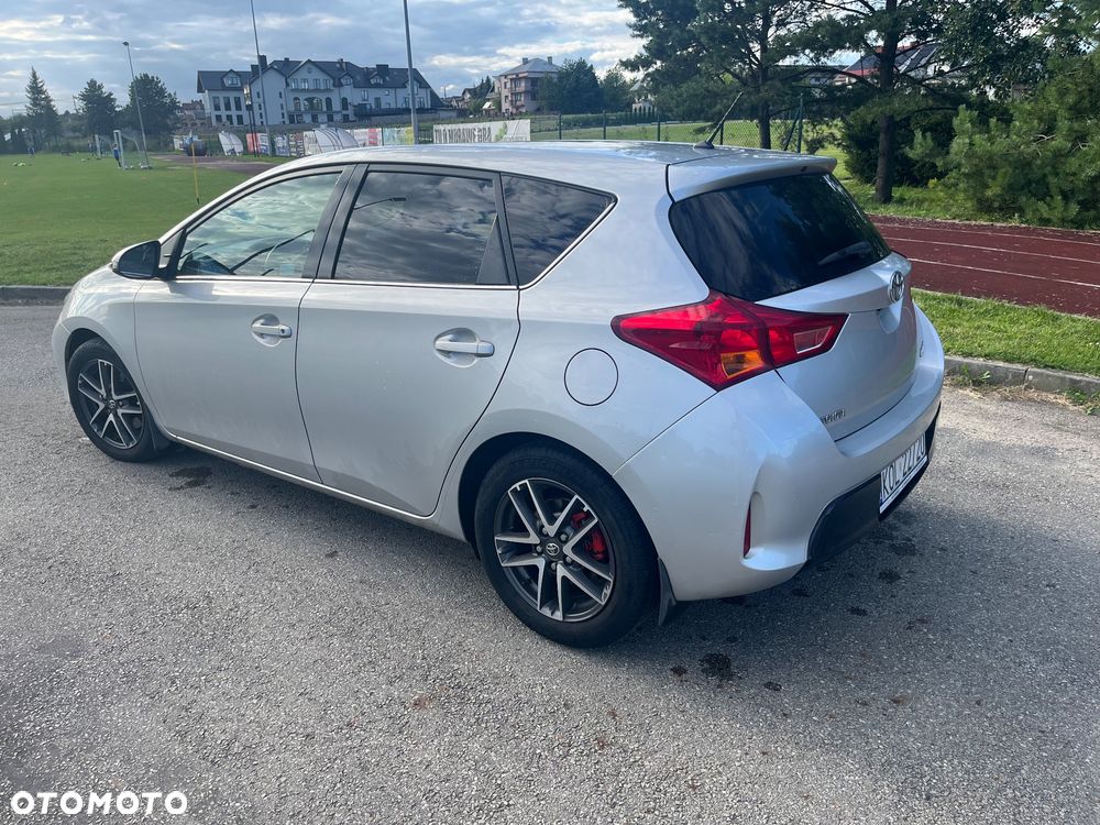 Toyota Auris 2014 photo 4