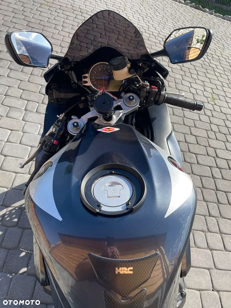 Honda CBR - 9
