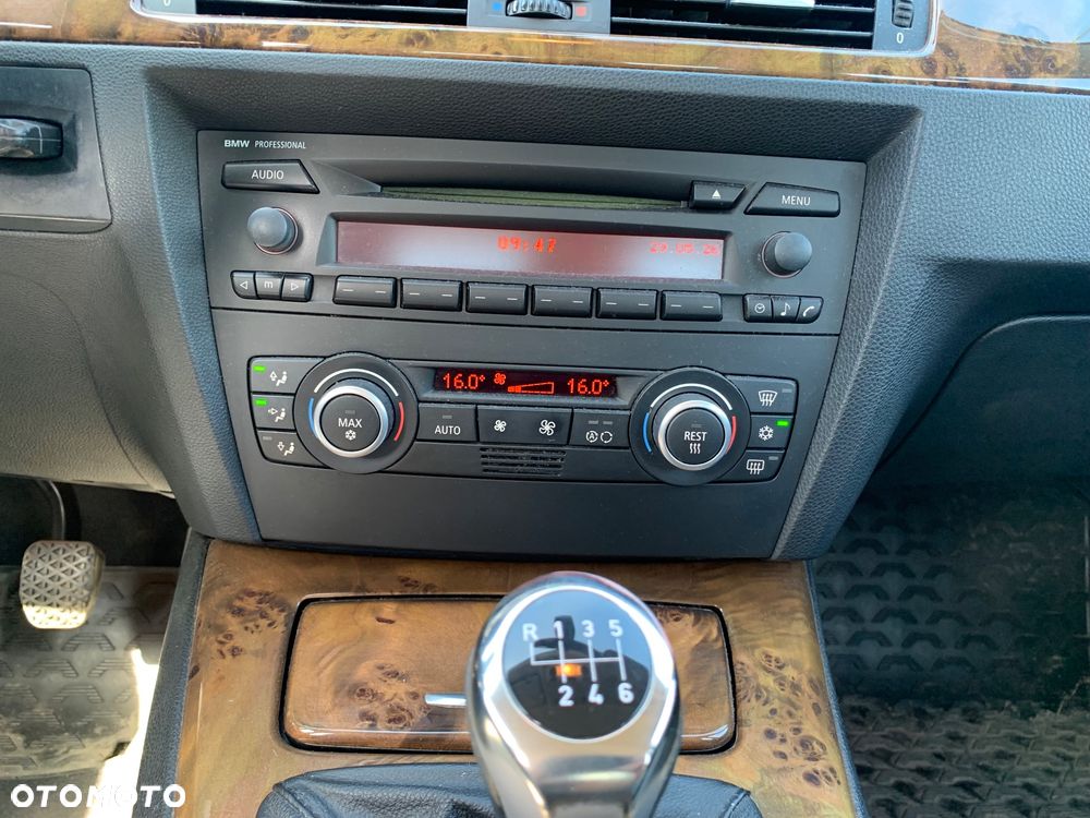 BMW Seria 3 318d - 9