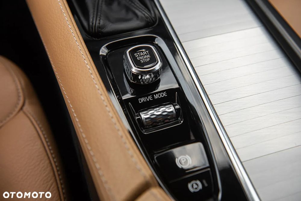 Volvo XC 90 D5 AWD R-Design - 25