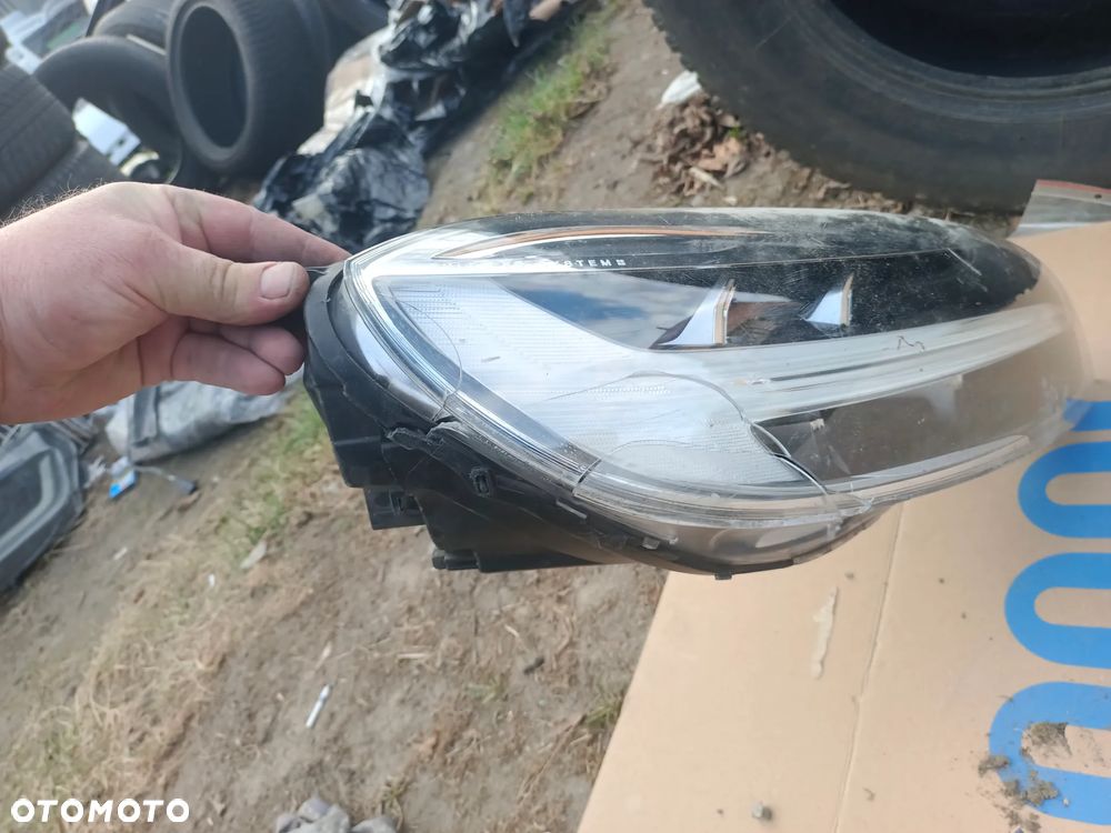 VOLVO V40 XC40 LIFT 16- LAMPA PRAWA FULL LED 32228484 - 1