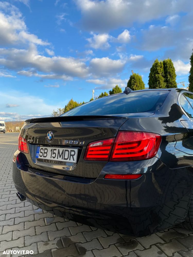 BMW Seria 5 525d xDrive AT - 11