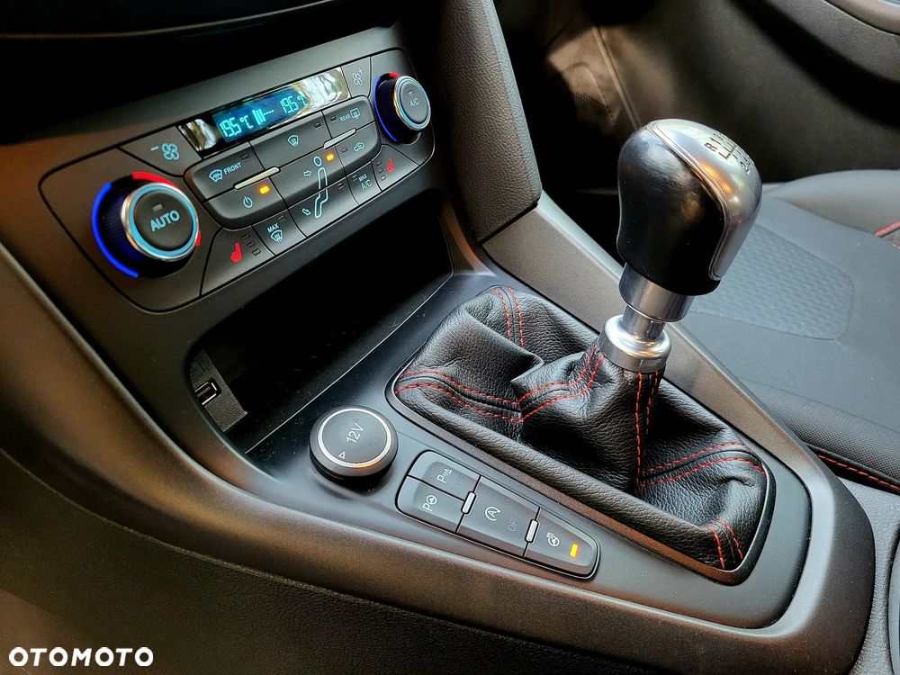 Ford Focus 1.5 EcoBoost ST-Line Black ASS - 14