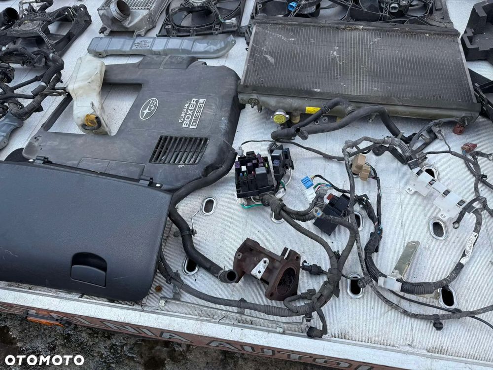 Subaru Forester Części LampaTył Błotnik Zderzak tył Chłodnica Tapicerka Ćwiarka Podłużnica Bok - 32