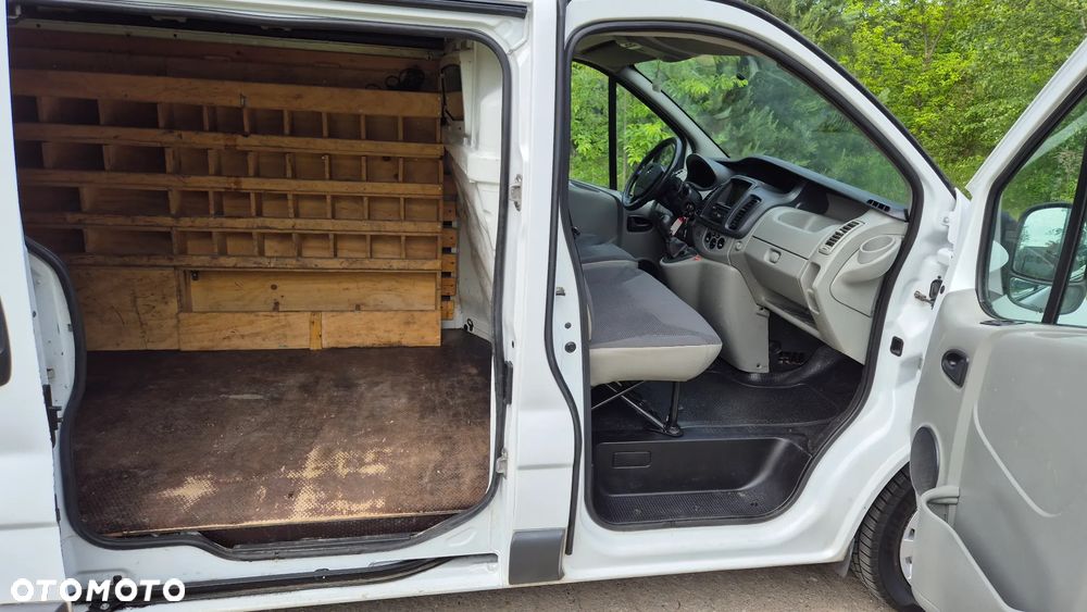Opel Vivaro - 11