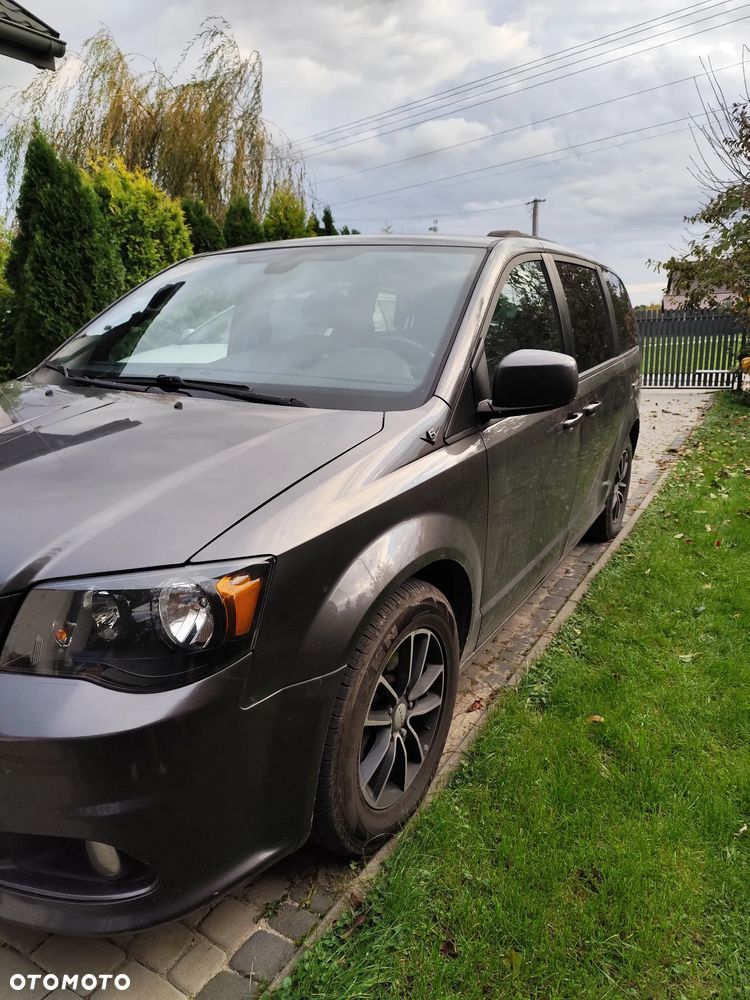 Dodge Grand Caravan 3.6 R/T - 4