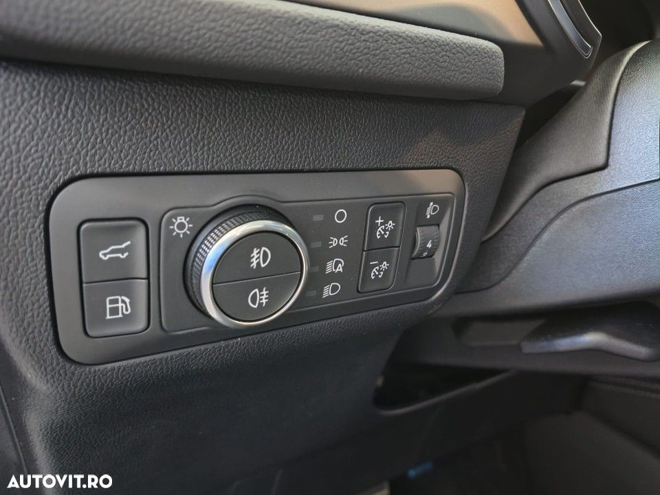 Ford Kuga - 13