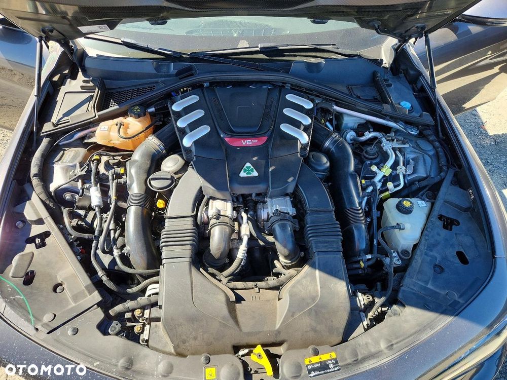 Alfa Romeo Giulia 2.9 V6 Bi-Turbo AT8 Quadrifoglio - 11