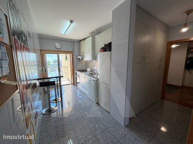 Apartamento T2 mobilado e equipado  junto ao C.C. Glicínias - Grande imagem: 4/19