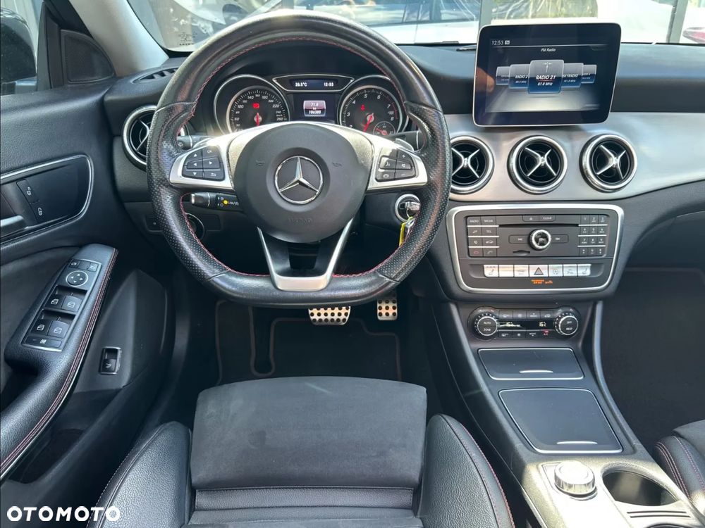 Mercedes-Benz CLA 250 4-Matic AMG Line - 13