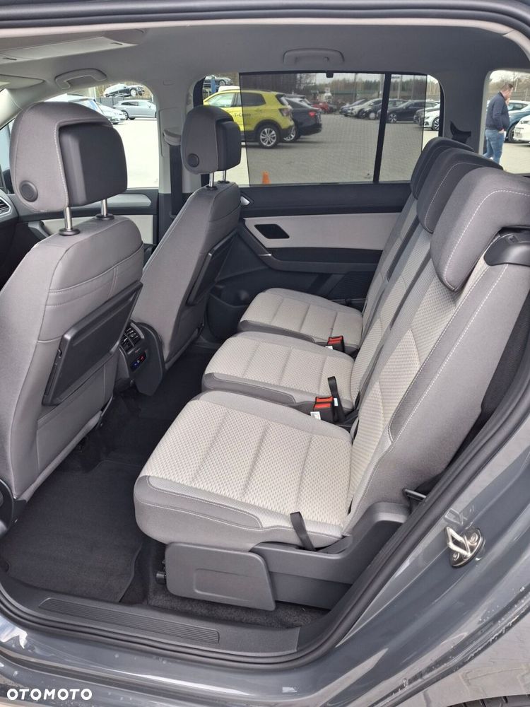 Volkswagen Touran - 19