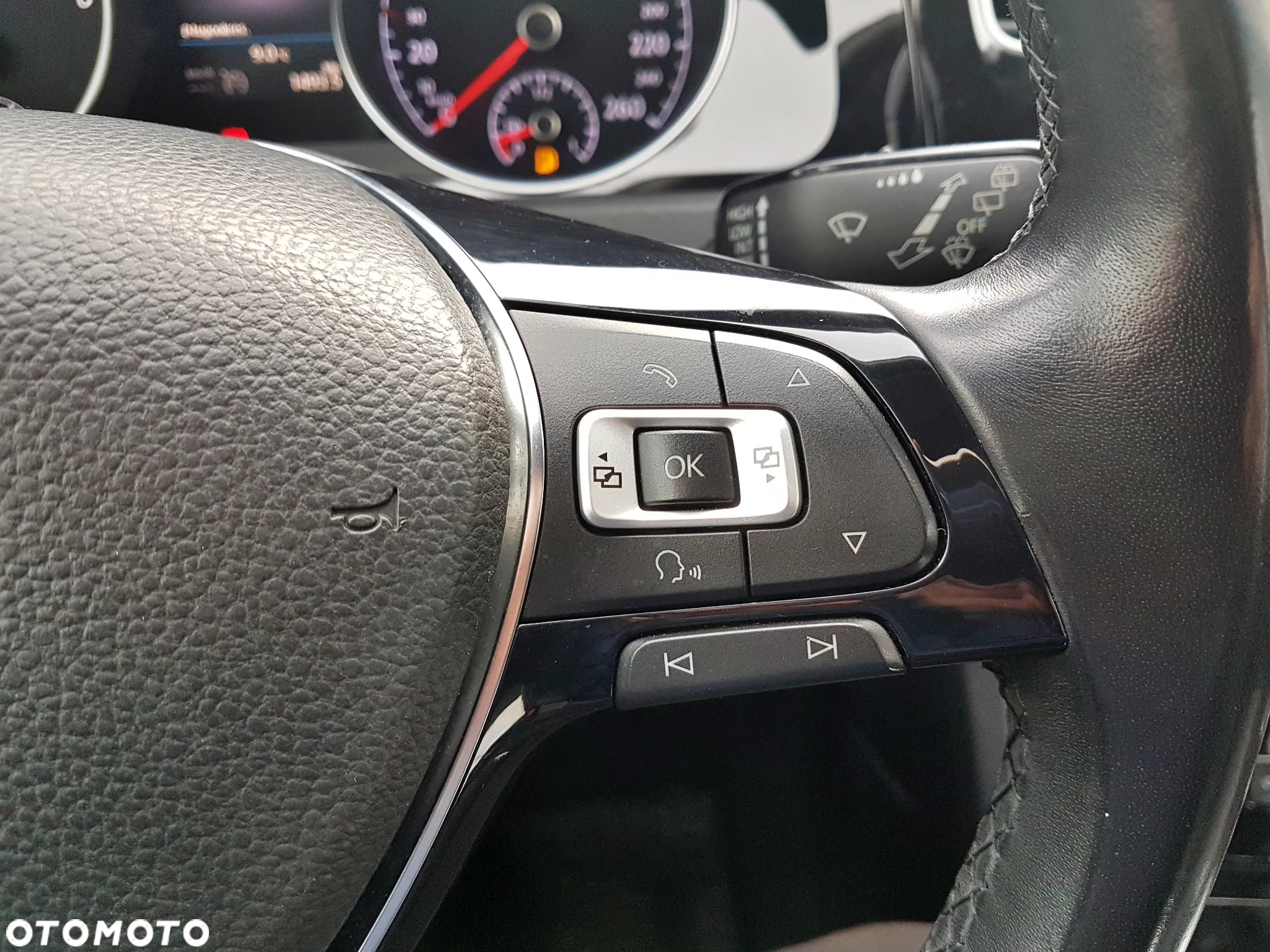 Volkswagen Golf VII 1.4 TSI BMT Highline - 23