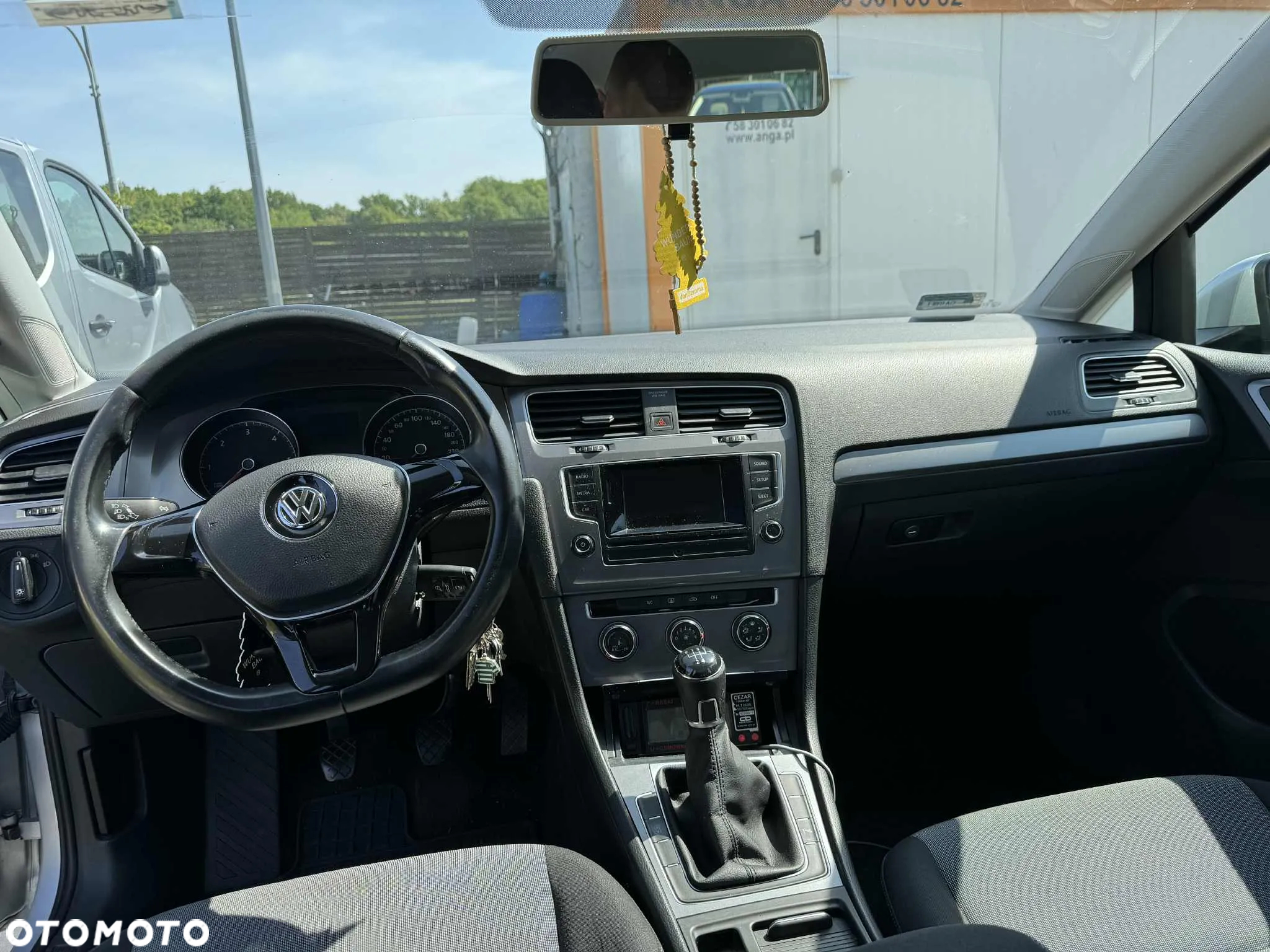 Volkswagen Golf - 12