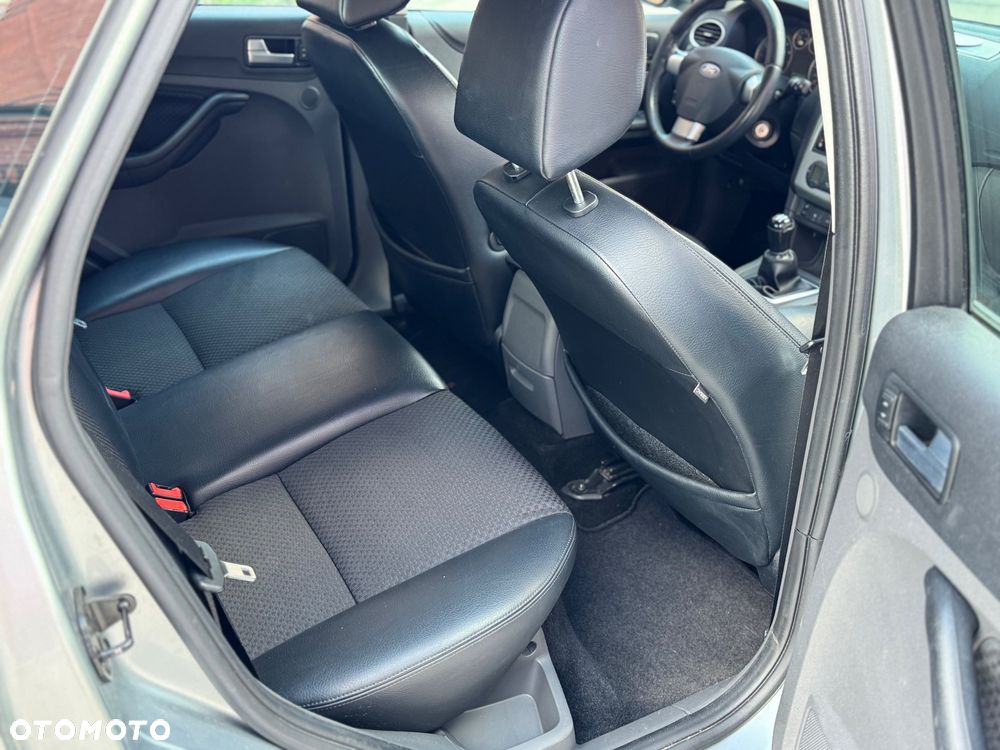 Ford Focus - 12