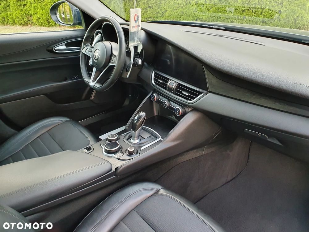 Alfa Romeo Giulia 2.2 AT8 Super - 17