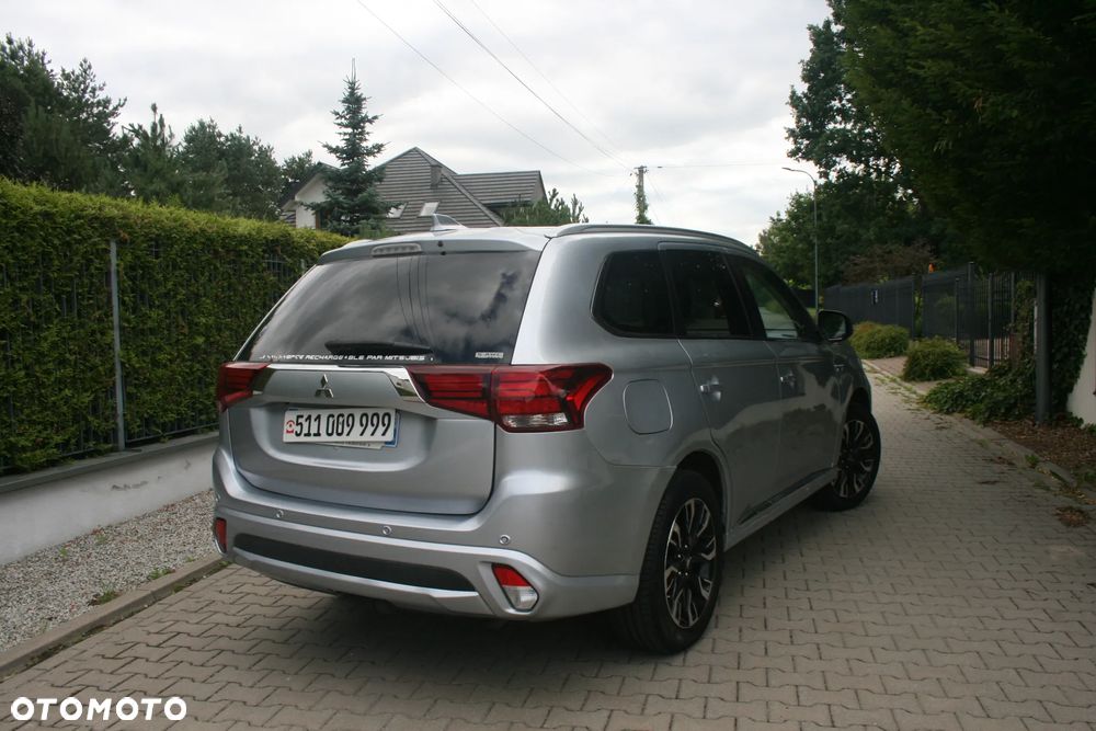 Mitsubishi Outlander - 3