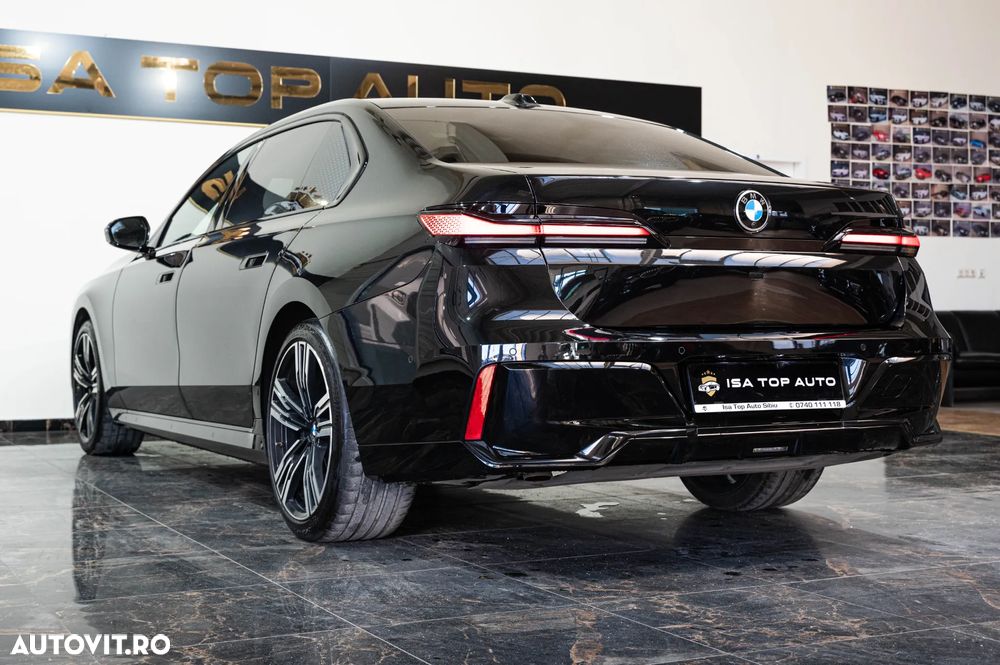 BMW Seria 7 740d xDrive MHEV - 36