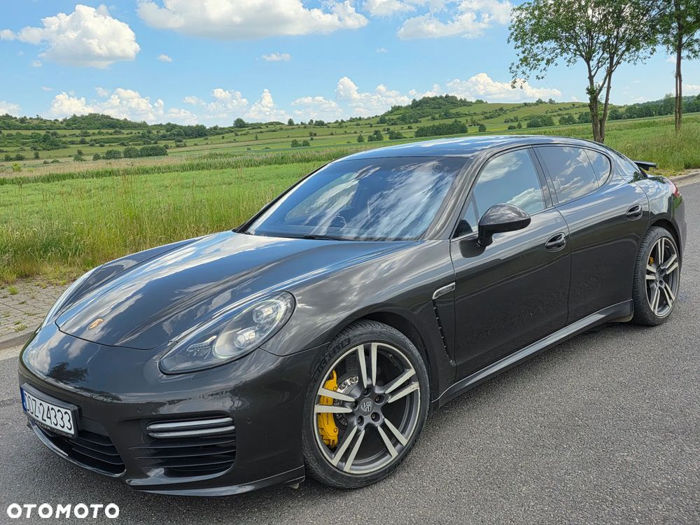 Porsche Panamera GTS PDK - 1