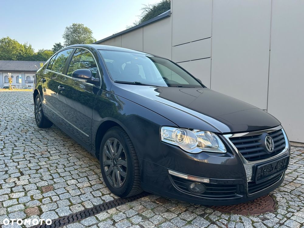 Volkswagen Passat 1.6 FSI Comfortline - 4