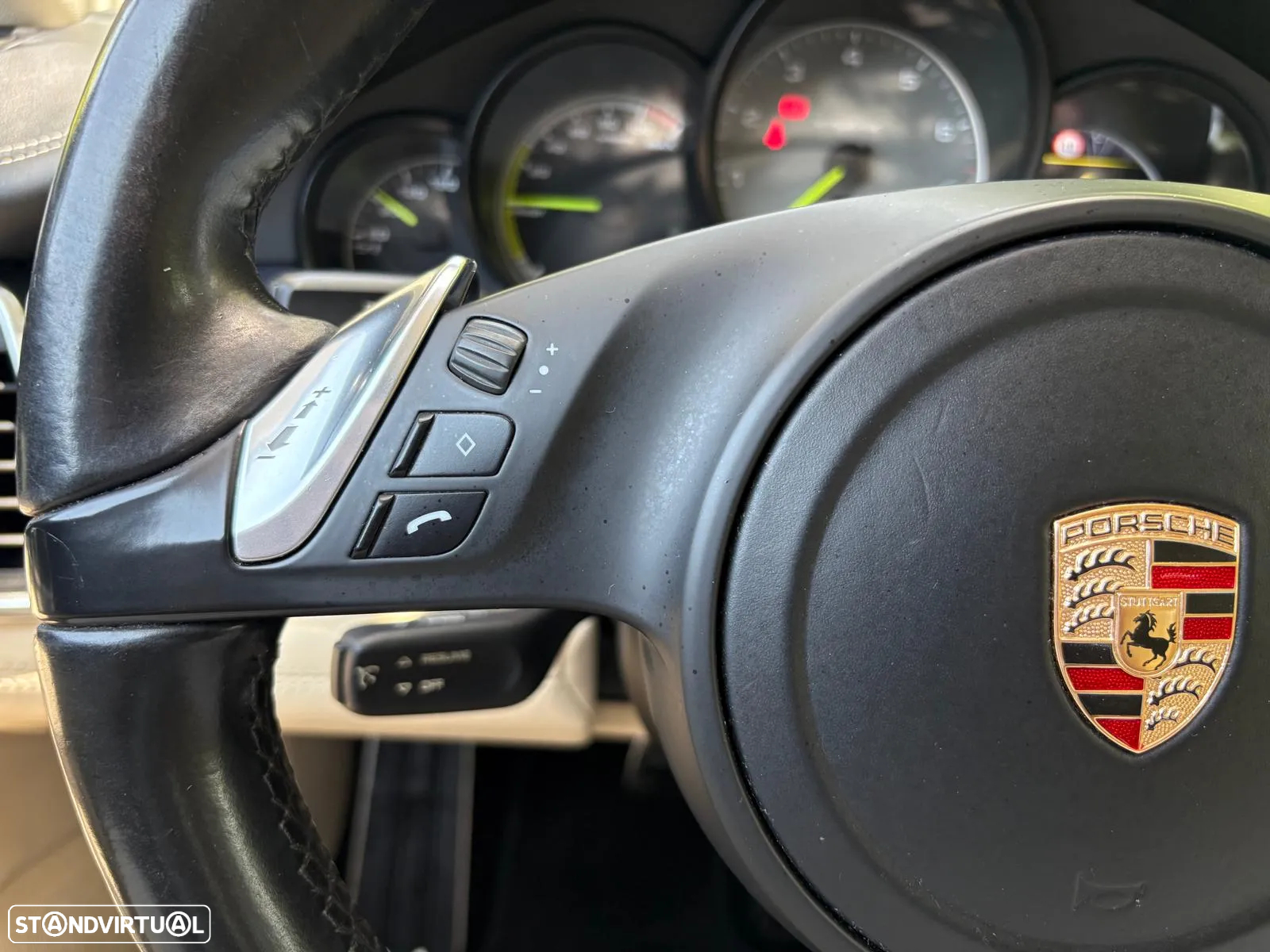 Porsche Panamera 4 E-Hybrid - 17