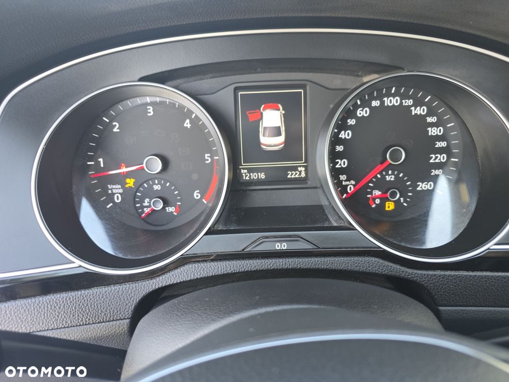 Volkswagen Passat - 25
