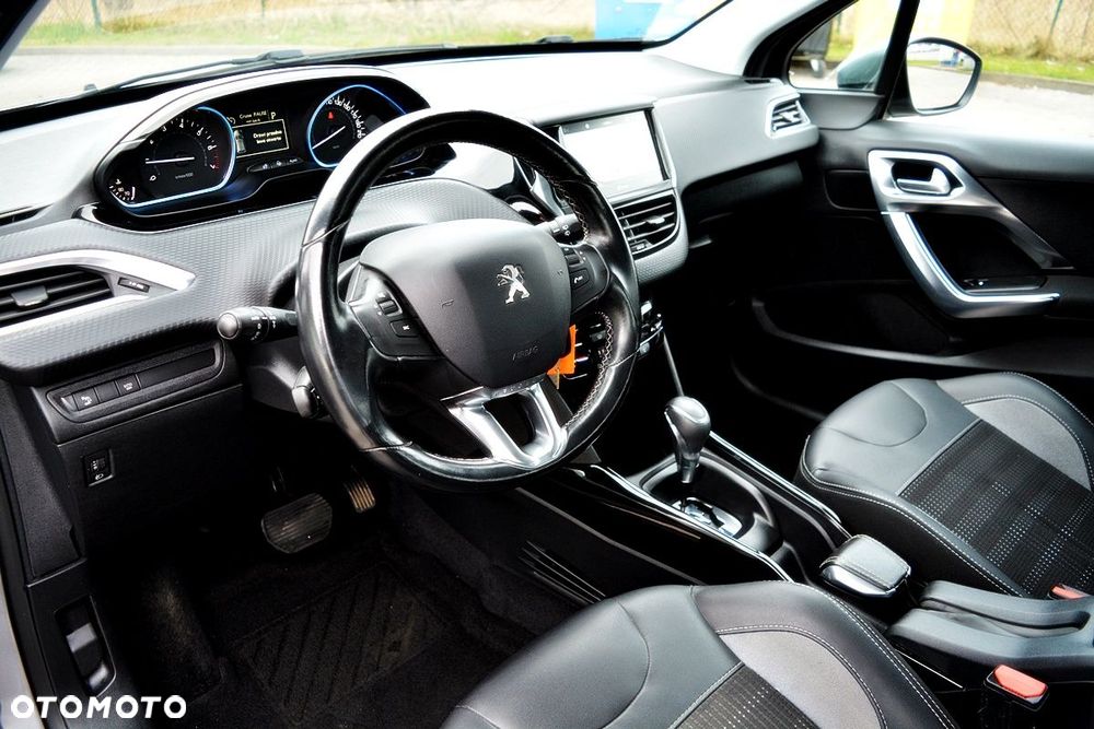 Peugeot 2008 PureTech 110 GPF Stop&Start EAT6 Allure - 22