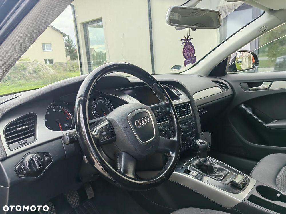 Audi A4 - 4