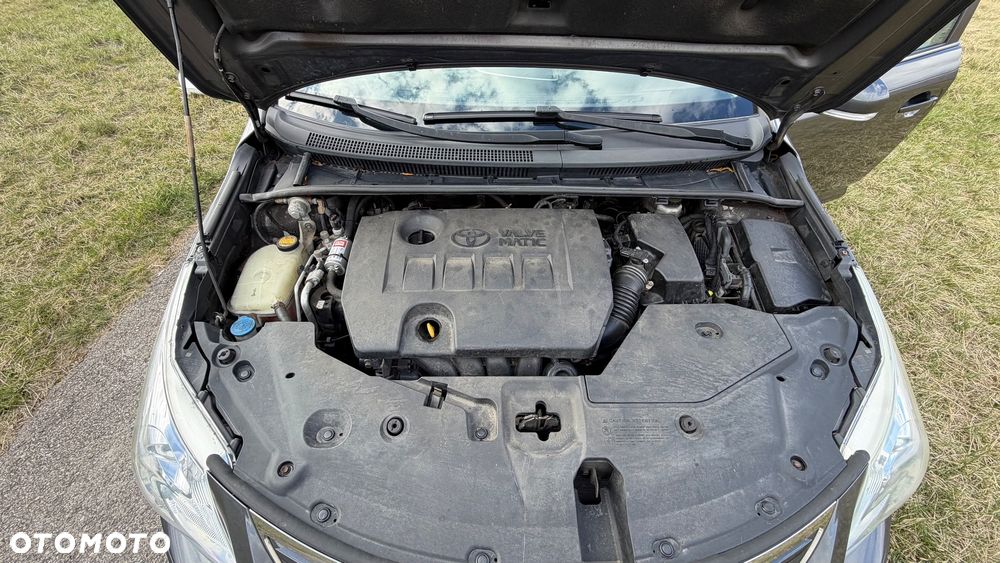 Toyota Avensis 2.0 Executive - 26