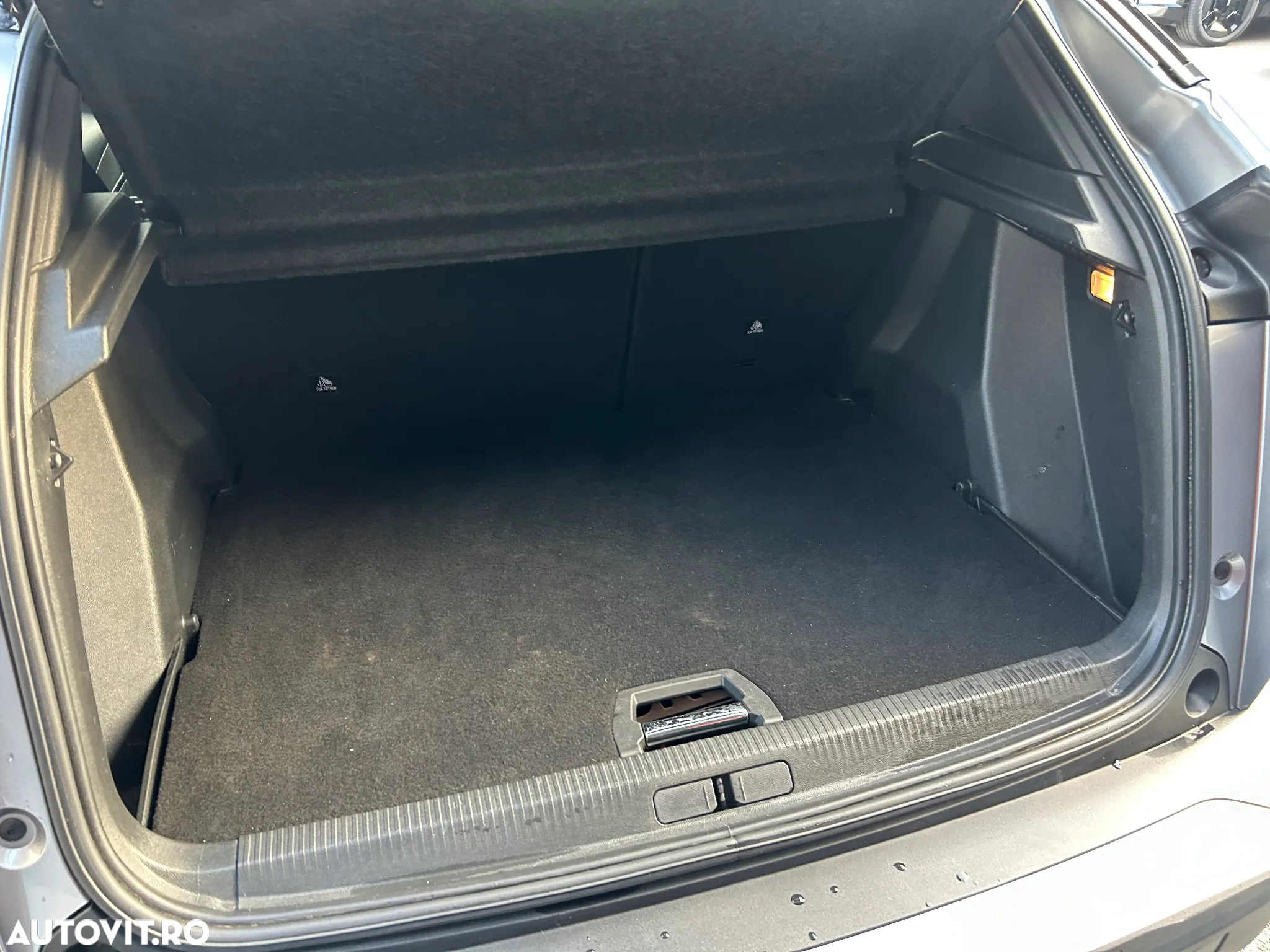 Peugeot 2008 e-2008 GT - 31