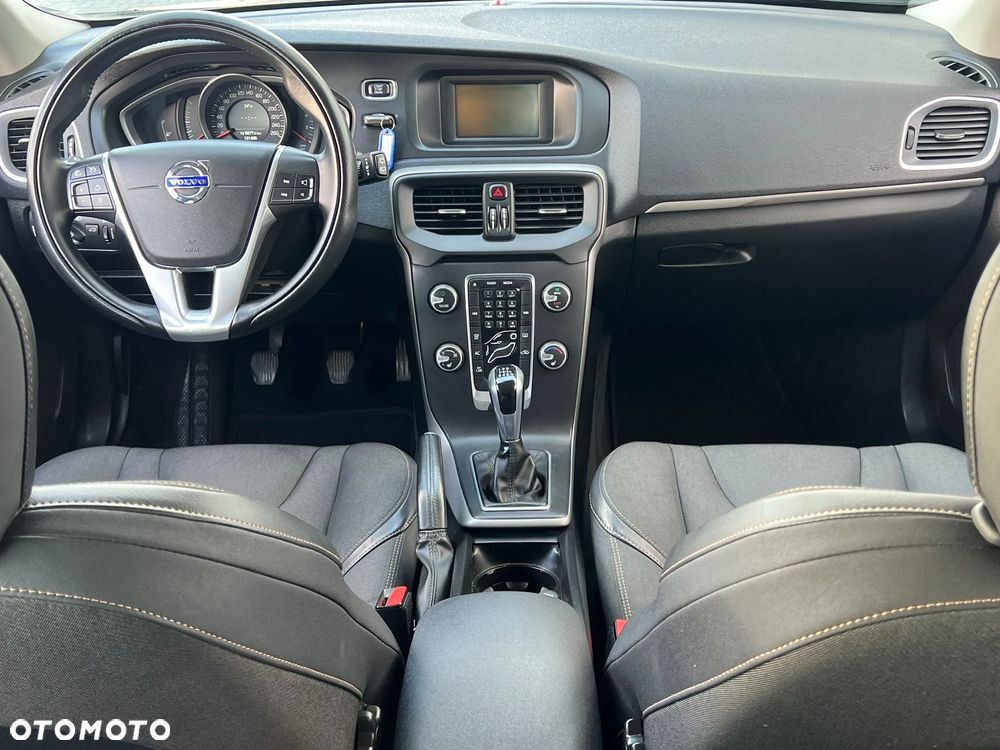 Volvo V40 - 18