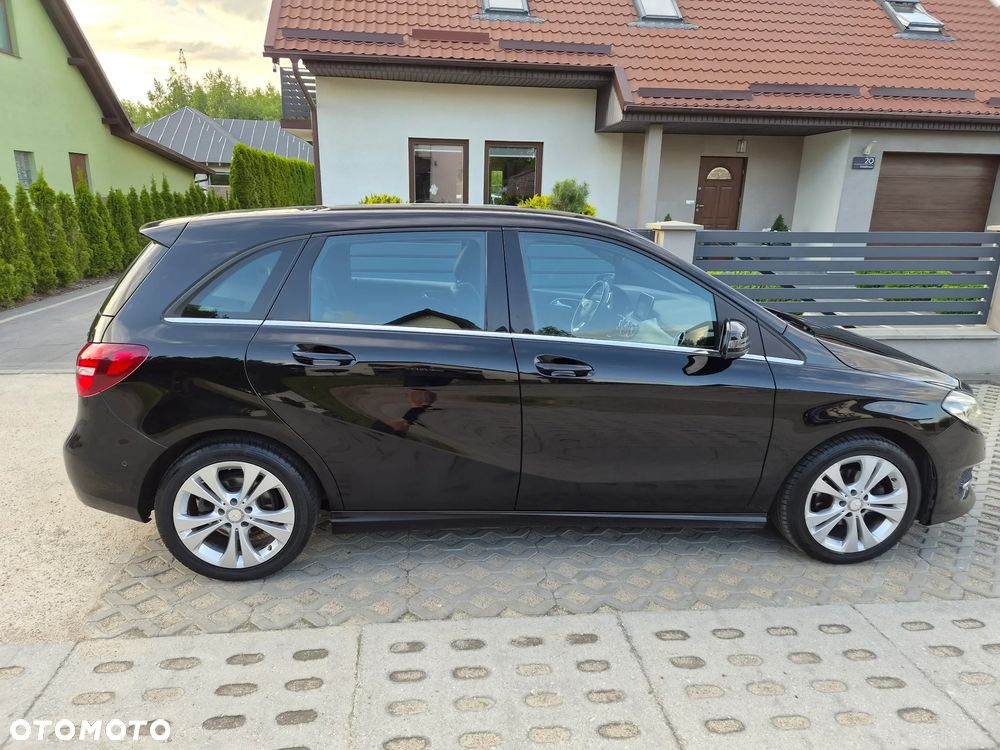 Mercedes-Benz Klasa B 180 d BlueEFFICIENCY Edition Style - 4