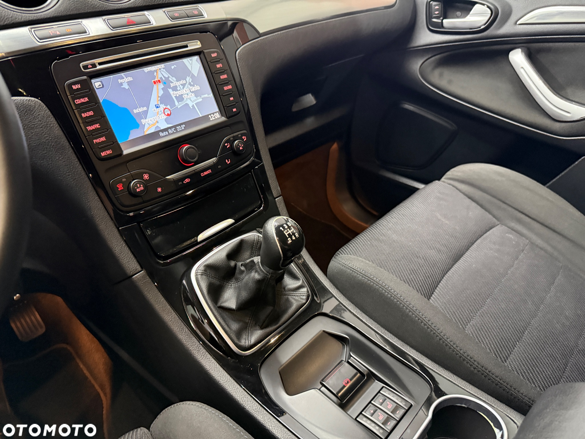 Ford S-Max 2.0 Titanium - 27