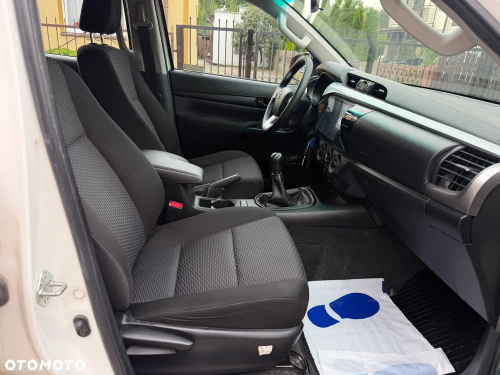 Toyota Hilux 2.4 D-4D Double Cab DLX 4x4 - 15