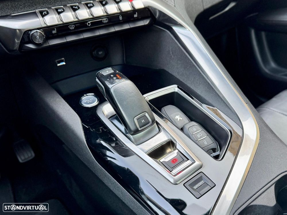 Peugeot 3008 1.2 PureTech Allure EAT6 - 32