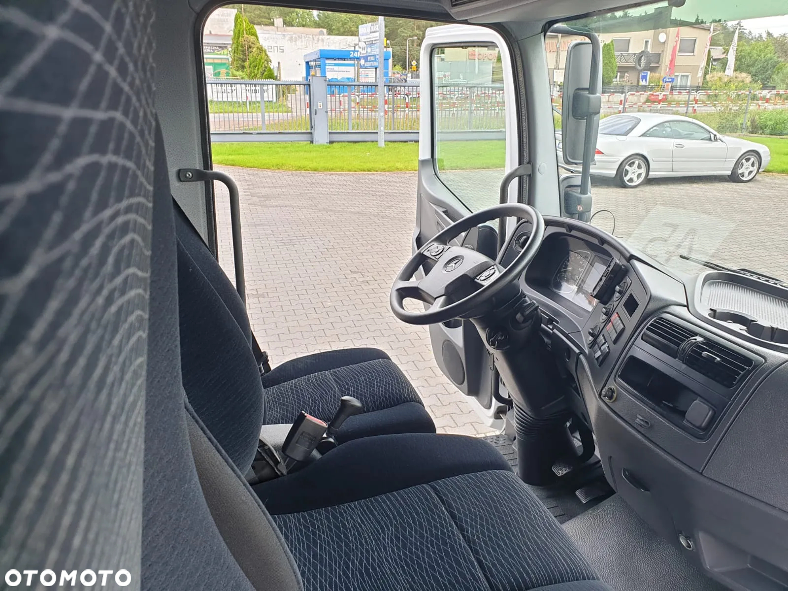 Mercedes-Benz ATEGO 818 L PLANDEKA + WINDA 3 FOTELE KLIMA PODUSZKI - 9
