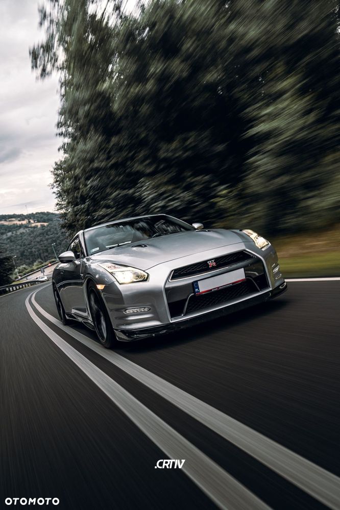 Nissan GT-R - 3