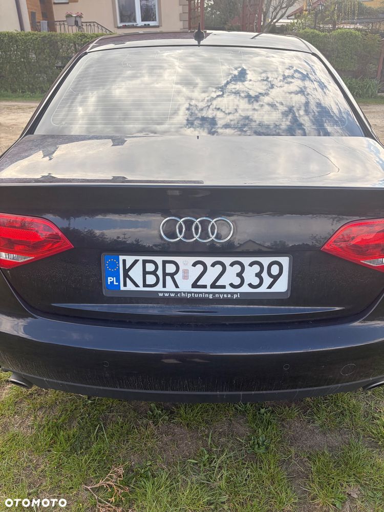 Audi A4 Limousine - 8