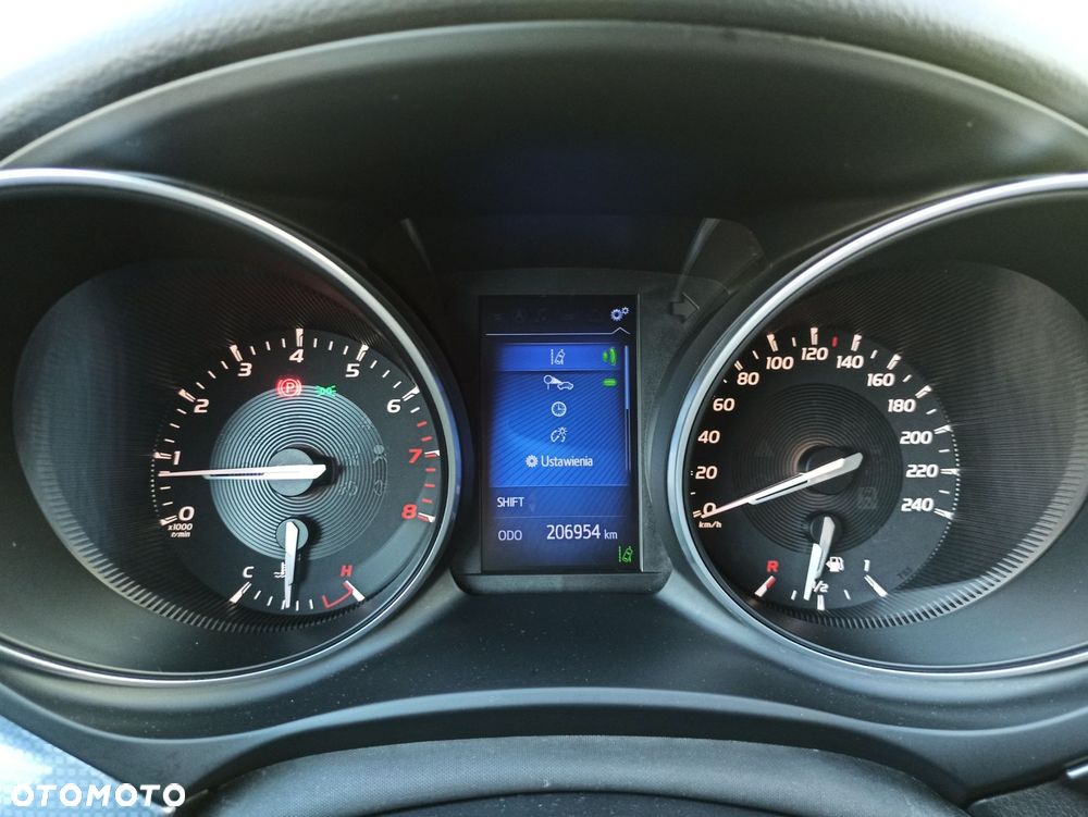 Toyota Avensis - 23