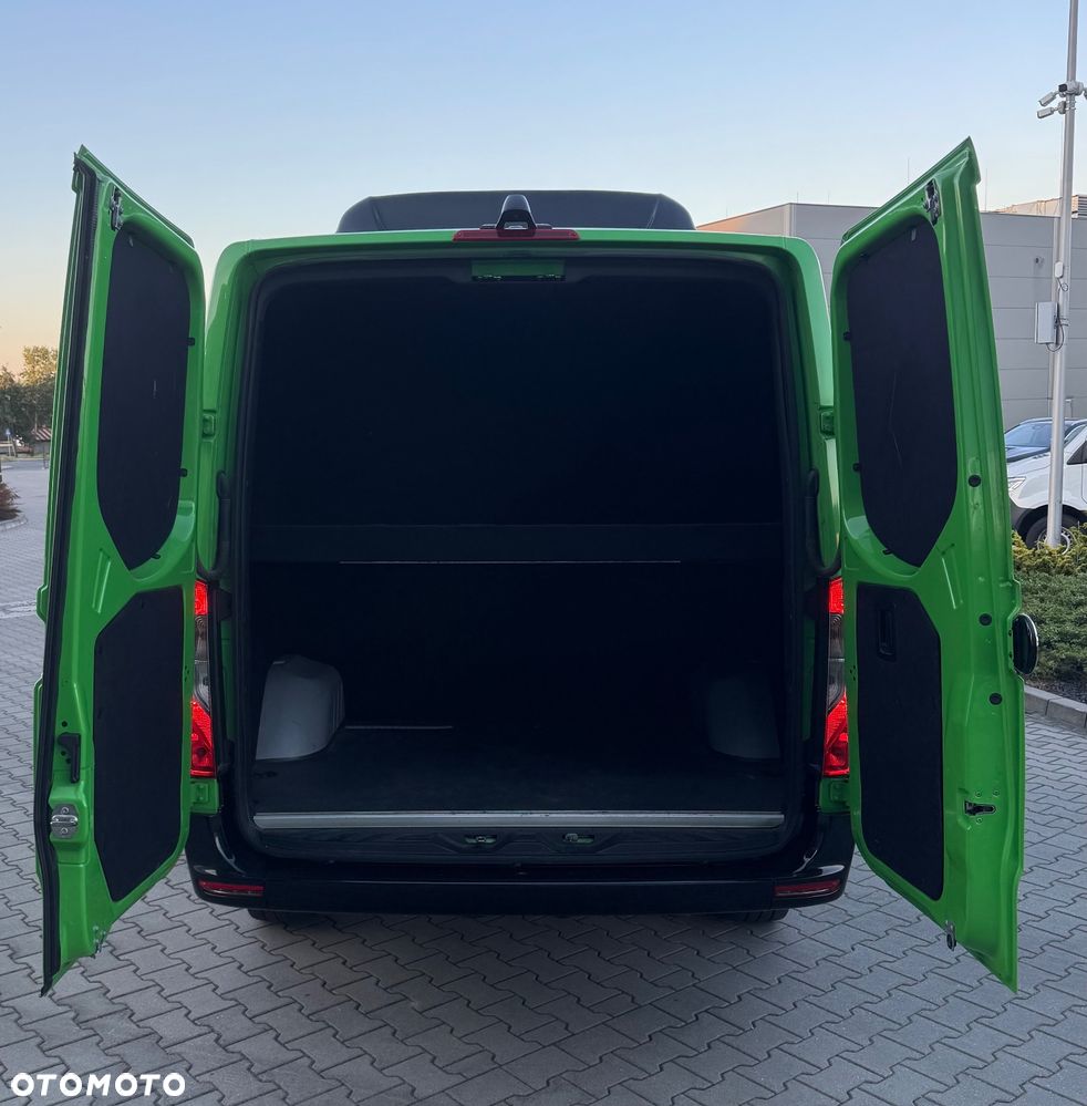 Mercedes-Benz Sprinter - 13