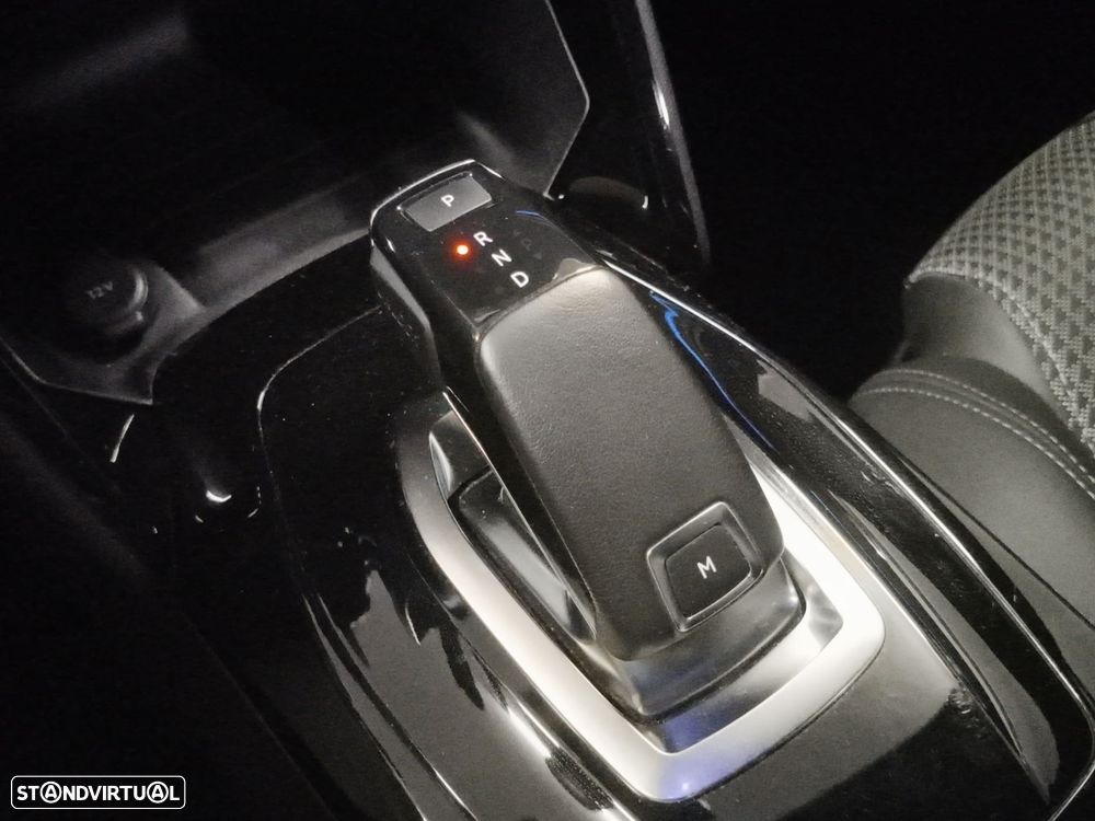Peugeot 2008 1.2 PureTech GT Line EAT8 - 25
