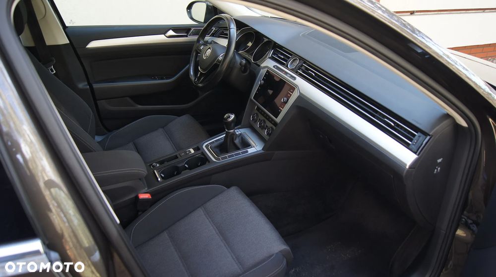 Volkswagen Passat 2.0 TDI (BlueMotion Technology) Comfortline - 10